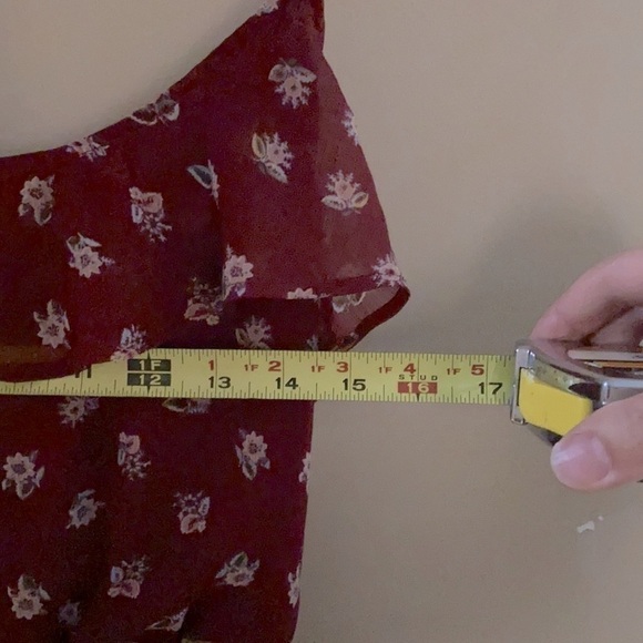 114. HOLLISTER Dress. Wine patterned strappy with ruffle. - Picture 4 of 6